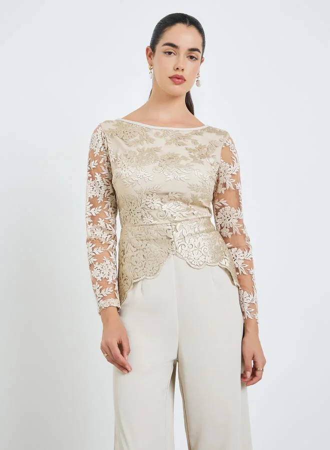 ستايلي جمبسوت للسهرة بأرجل واسعة وطبقة دانتيل